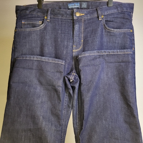 Patagonia Straight Fit Regular Denim Jeans size 32 in Dark Denim Blue - Picture 3 of 8